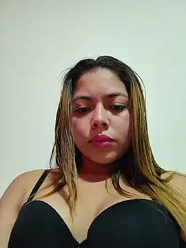 Yelii  online show from June 17, 2026, 8:30 pm