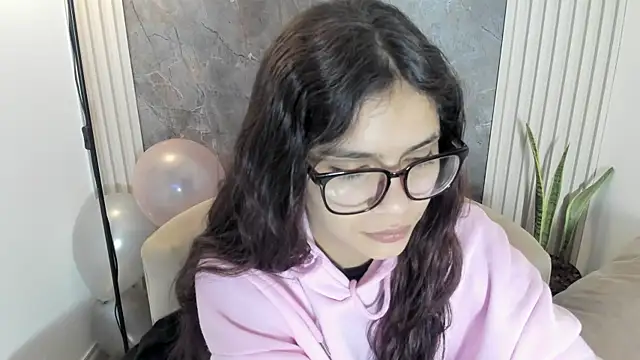 Snapshot of alina_sauvage chatting on June 19, 2026, 11:16 am alina sauvage online show from June 19, 2026, 11:16 am