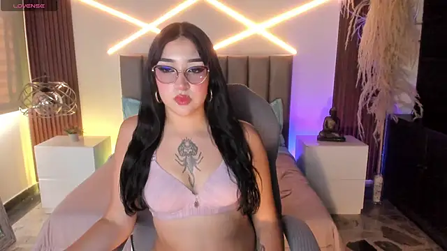 Snapshot of CharlotteWilliamss_ chatting on March 21, 2026, 8:13 pm CharlotteWilliamss online show from March 21, 2026, 8:13 pm