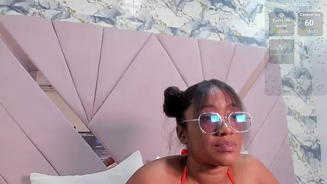 mia rouxx1 online show from May 5, 2026, 4:48 am