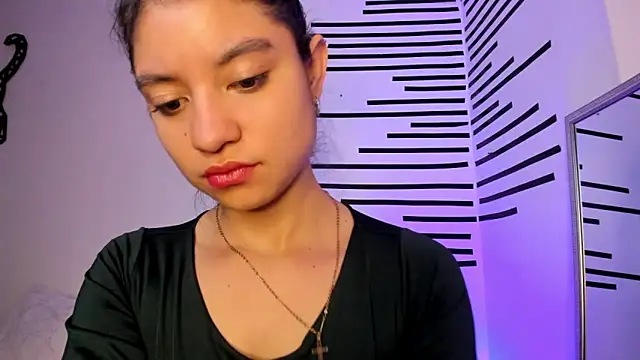 LindaCatalina  online show from May 30, 2026, 12:44 pm