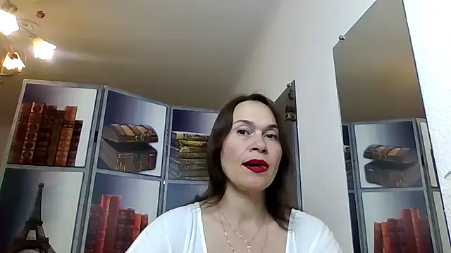 Selena Moo online show from May 10, 2026, 12:53 pm