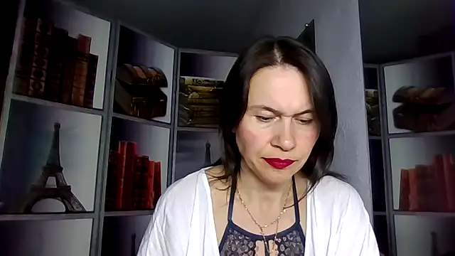 Snapshot of Selena_Moo chatting on March 19, 2026, 10:43 pm Selena Moo online show from March 19, 2026, 10:43 pm