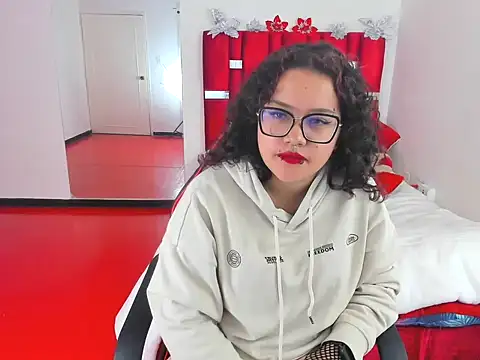 Snapshot of emma_joyce chatting on March 21, 2026, 12:53 pm emma joyce online show from March 21, 2026, 12:53 pm