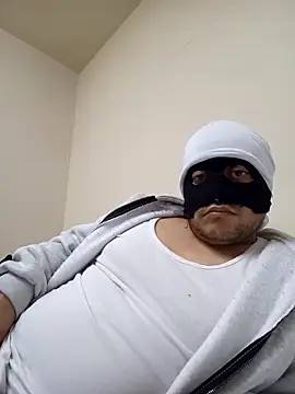 Snapshot of trkk9715 chatting on March 19, 2026, 10:43 pm trkk9715 online show from March 19, 2026, 10:43 pm