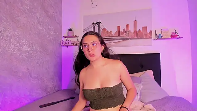 SofiaLujan  online show from June 18, 2026, 11:54 pm