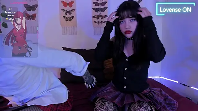 JuneVelvet online show from April 26, 2026, 1:14 am