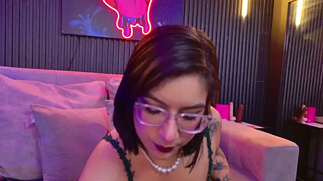 HannaMiller01  online show from April 25, 2026, 8:06 pm