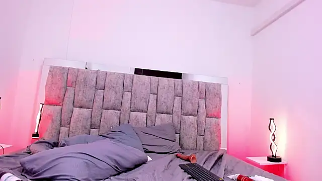 Snapshot of TaniaConor chatting on March 21, 2026, 8:41 am TaniaConor online show from March 21, 2026, 8:41 am