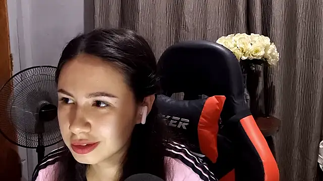 Snapshot of SeleneChiang chatting on March 22, 2026, 11:23 am SeleneChiang online show from March 22, 2026, 11:23 am