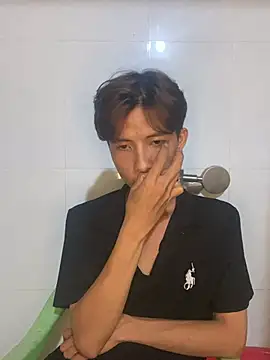 Nguyencuong1999 online show from June 23, 2026, 4:05 pm