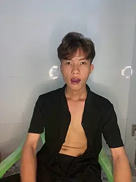 Nguyencuong1999 online show from May 25, 2026, 4:23 am