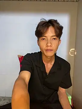 Nguyencuong1999 online show from June 16, 2026, 4:40 pm