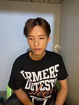 Nguyencuong1999 online show from June 15, 2026, 3:23 pm