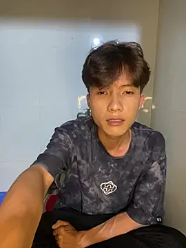 Nguyencuong1999 online show from June 2, 2026, 1:22 pm