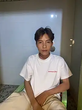 Nguyencuong1999 online show from June 14, 2026, 5:25 pm