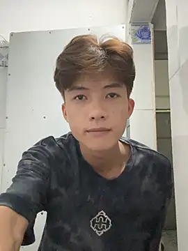 Nguyencuong1999 online show from May 7, 2026, 2:38 am