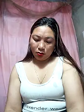 Hena   online show from May 12, 2026, 10:27 pm