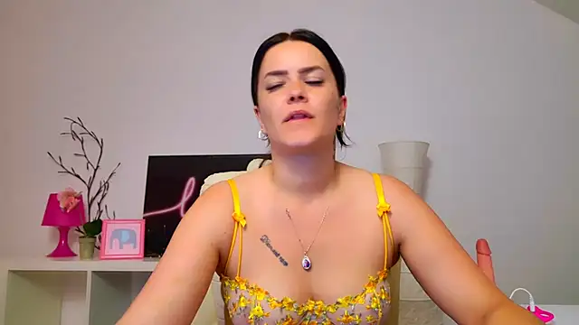 NicolSparkleX online show from June 18, 2026, 5:28 am