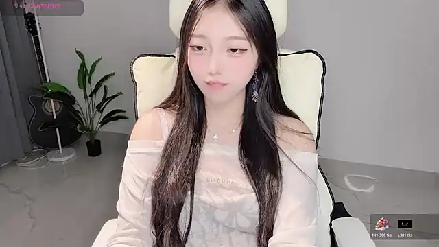 Yukiy8877 online show from May 4, 2026, 12:41 pm
