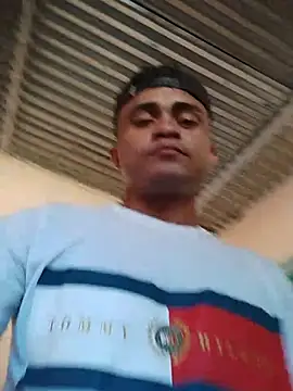 HOTRAINYGOLDEN online show from July 17, 2026, 9:12 pm