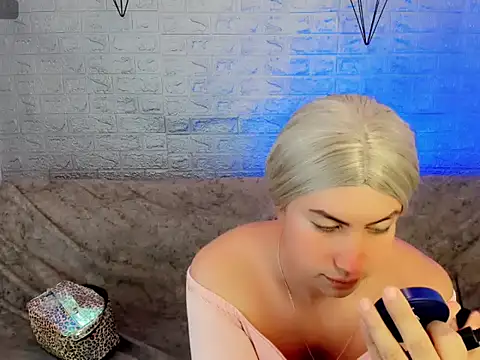 Snapshot of Mini-Russa chatting on March 21, 2026, 8:13 pm Mini-Russa online show from March 21, 2026, 8:13 pm