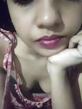 Snapshot of ALIZA_FENDY chatting on August 2, 2026, 7:33 pm ALIZA FENDY online show from August 2, 2026, 7:33 pm