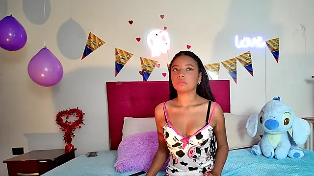 Snapshot of Ellie_Cute7 chatting on June 30, 2026, 7:36 pm Ellie Cute7 online show from June 30, 2026, 7:36 pm