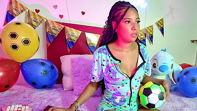 Snapshot of Ellie_Cute7 chatting on June 17, 2026, 7:35 pm Ellie Cute7 online show from June 17, 2026, 7:35 pm