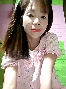 AmyLinee01 online show from April 28, 2026, 10:52 am