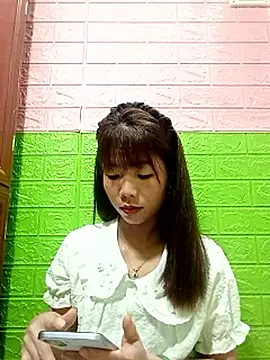 AmyLinee01 online show from June 30, 2026, 11:49 pm