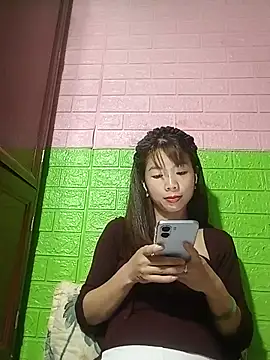 AmyLinee01 online show from May 21, 2026, 5:21 pm