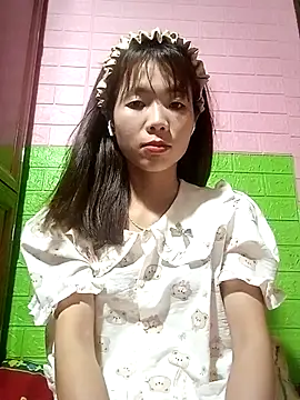 AmyLinee01 online show from May 5, 2026, 1:08 am