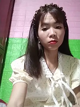 AmyLinee01 online show from May 27, 2026, 5:53 pm