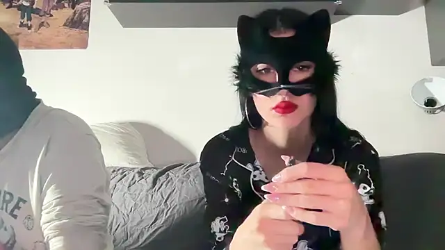 SilentScreamsVan- online show from April 18, 2026, 8:53 pm