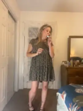 GwenWilde31 online show from June 12, 2026, 7:17 am