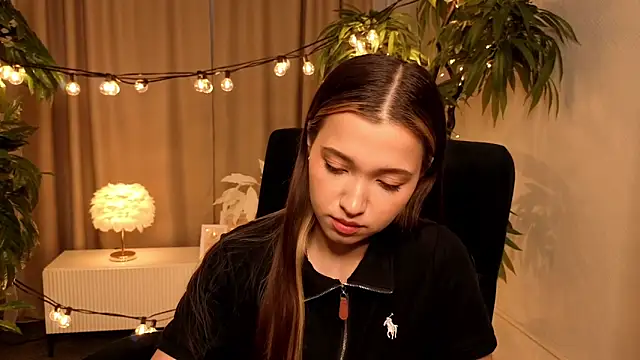 AnnaBerrys online show from March 28, 2026, 1:12 pm