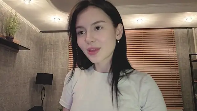 SweetieWink online show from April 22, 2026, 11:00 pm