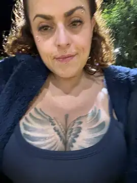 MiaHotboobs online show from April 21, 2026, 2:14 am