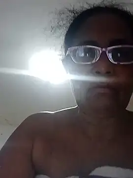 Snapshot of sexymomsn chatting on July 28, 2026, 2:24 pm sexymomsn online show from July 28, 2026, 2:24 pm