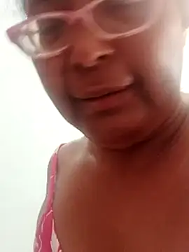 Snapshot of sexymomsn chatting on July 17, 2026, 3:20 pm sexymomsn online show from July 17, 2026, 3:20 pm