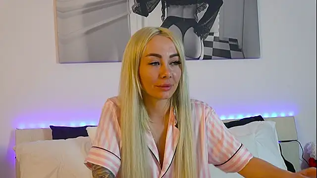 FrancescaGrayy online show from June 7, 2026, 6:57 pm