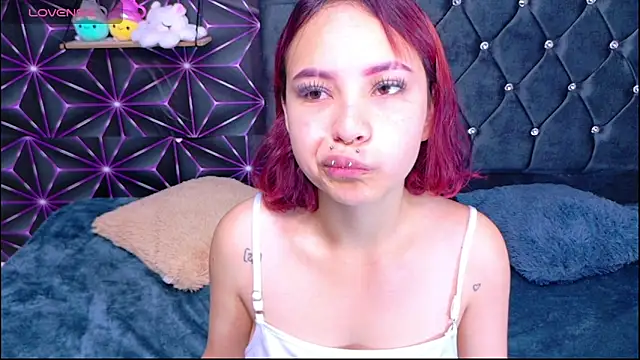 Megam white online show from April 18, 2026, 2:52 pm