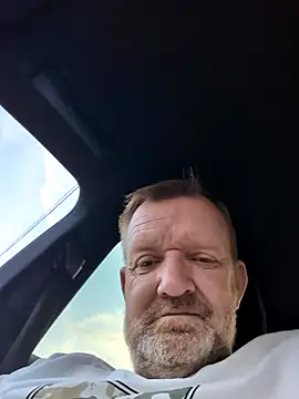 Notiesfuk online show from July 10, 2026, 7:14 pm