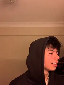 Snapshot of Beratylmamss chatting on March 21, 2026, 9:40 pm Beratylmamss online show from March 21, 2026, 9:40 pm