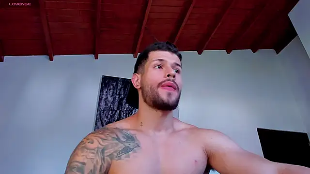 Santos ramirez1 online show from April 26, 2026, 2:47 pm