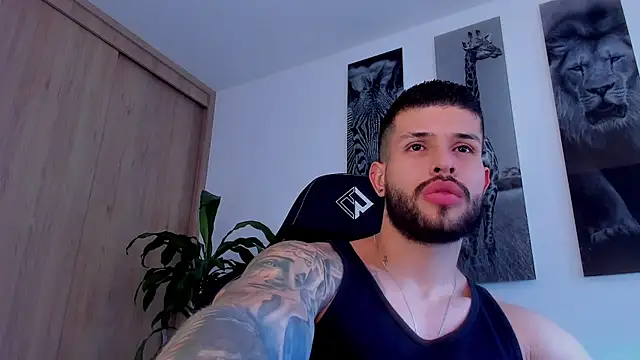 Snapshot of Santos_ramirez1 chatting on July 24, 2026, 2:35 pm Santos ramirez1 online show from July 24, 2026, 2:35 pm