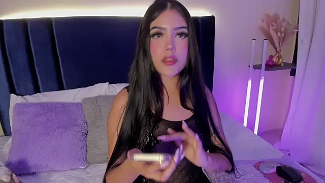dollsweety19 online show from July 17, 2026, 11:35 pm