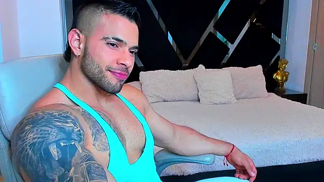 Raytorres online show from April 27, 2026, 11:36 pm