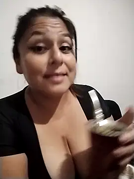 sweetbabe694 online show from April 29, 2026, 5:00 am